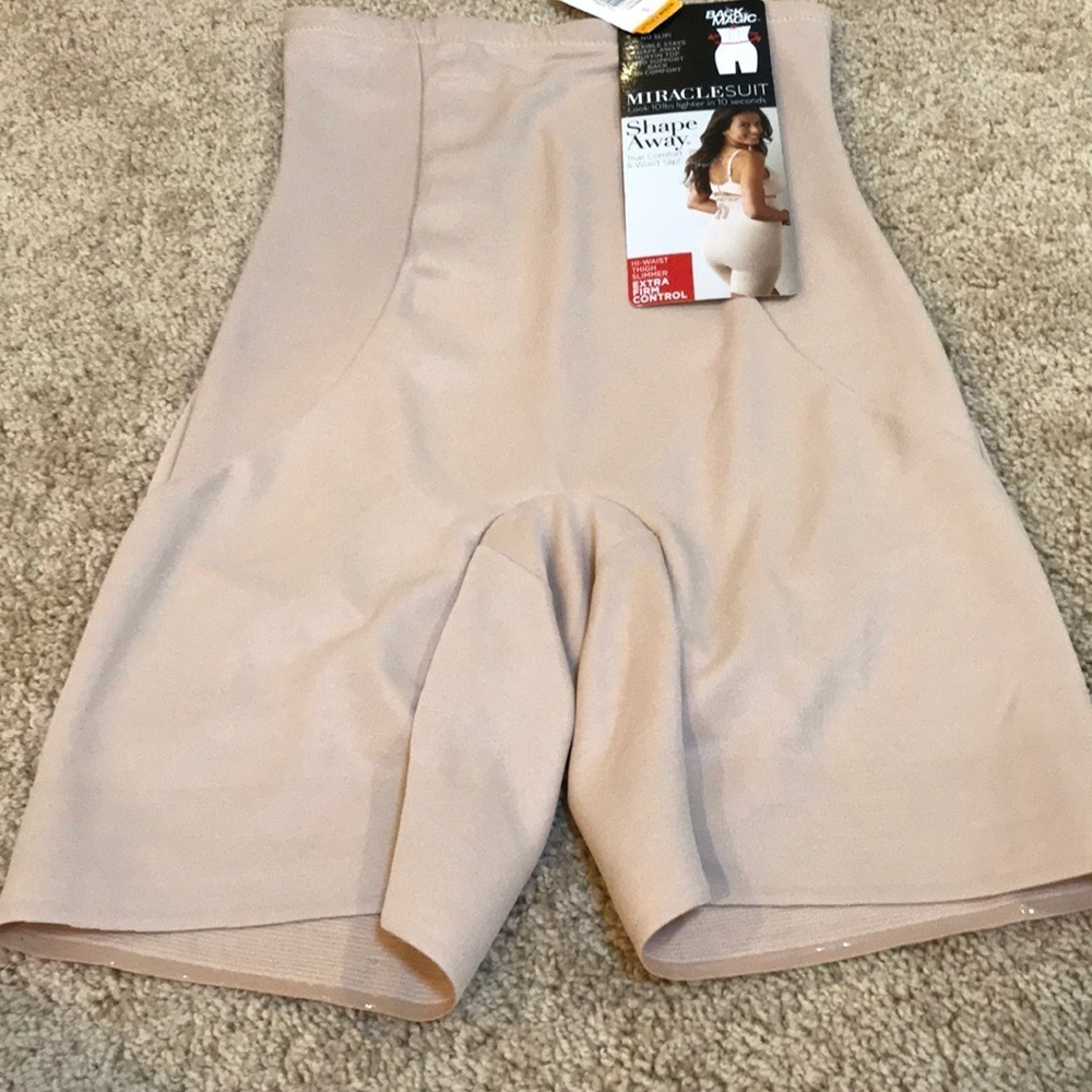 NWT! MIRACLESUIT size S Nude thigh slimmer